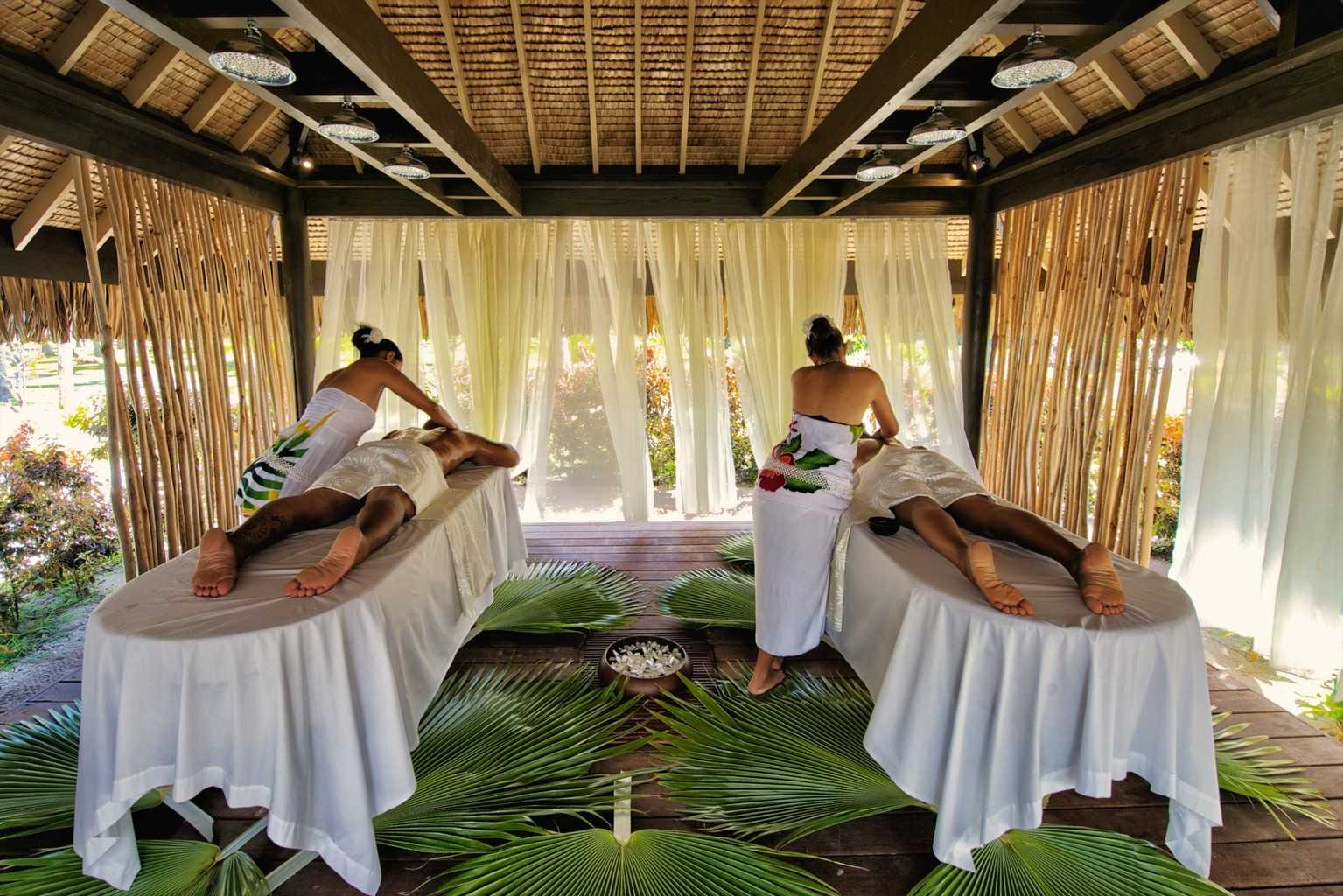 Qamea Honeymoon Bure Exterior