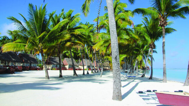 Premium Beachfront bungalow exterior Aitutaki Lagoon Resort Premium Beachfront bungalow exterior Aitutaki Lagoon Resort