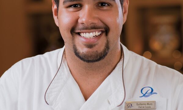 Service with a big smile Paul Gauguin