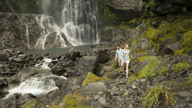 Devil's Punchbowl, Arthurs Pass Devil's Punchbowl, Arthurs Pass, New Zealand