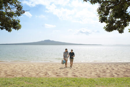 Auckland, North Island Cheltenham Beach
