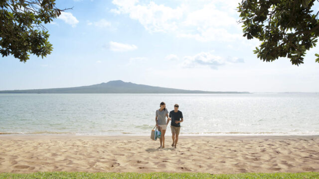 Auckland, North Island Cheltenham Beach