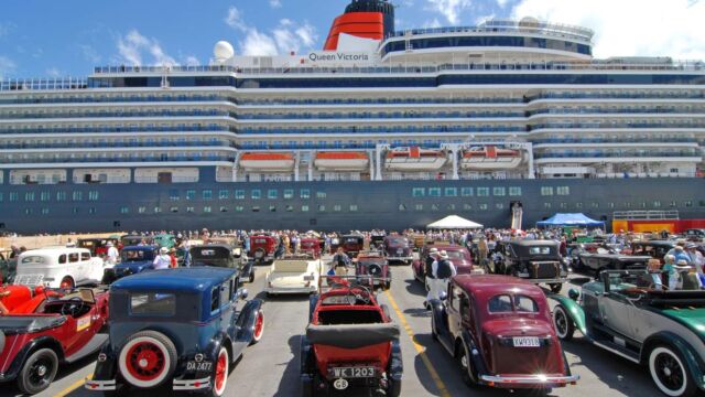 Vintage Cars and Cruise Ship, Napier Vintage Cars and Cruise Ship, Napier