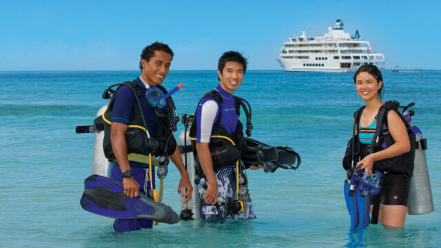Diving Beach - Captain Cook Cruises Diving Beach - Captain Cook Cruises