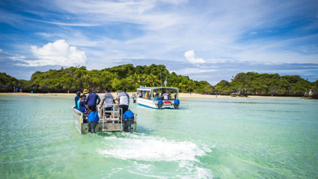 Fulaga - Beach and Boats - Captain Cook Cruises Fulaga - Beach and Boats - Captain Cook Cruises