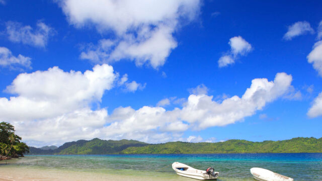 Boats and beach Matangi Resort Boats and beach Matangi Resort