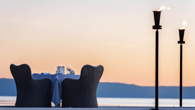 Dining with the Tides